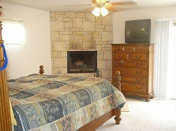 4th image of 4228 McLaughlin Ave