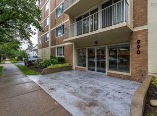 990 McLean St #502, Halifax, NS B3H 2V1