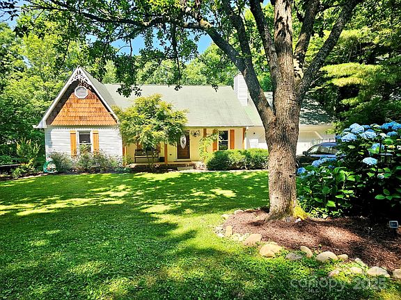 2nd image of 347 Park Knoll Dr