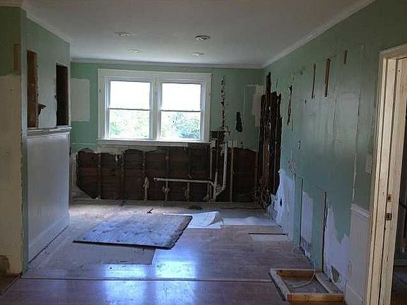 4th image of 201 Lenox Ave