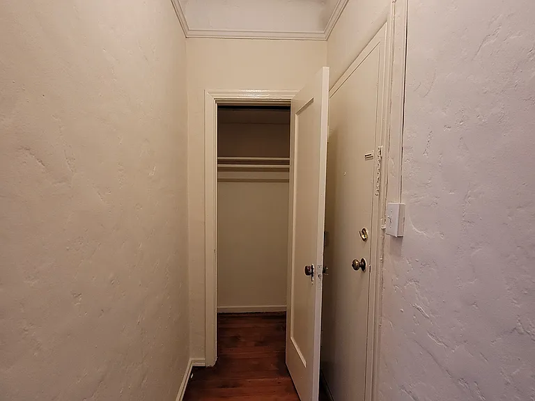 657 Cochran — Photo 47