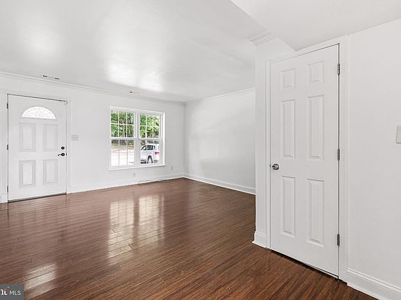 5th image of 115 Marine Oaks Dr
