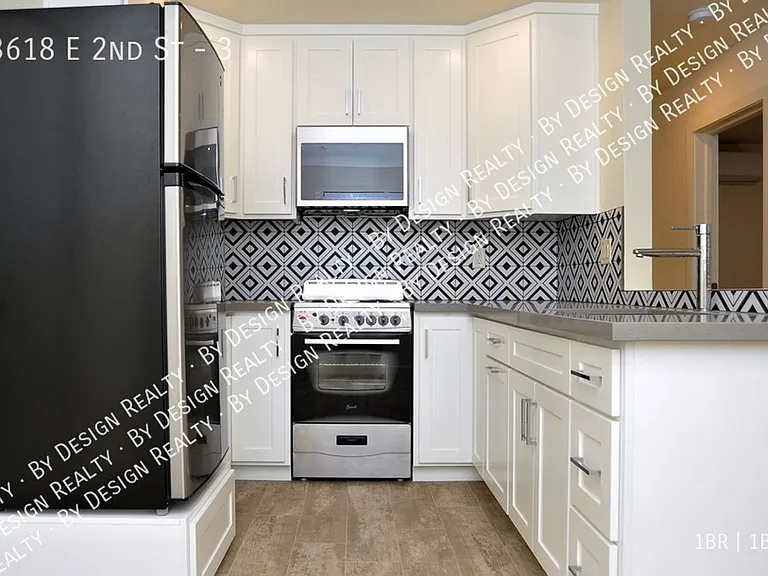 3618 E 2nd St — Photo 12