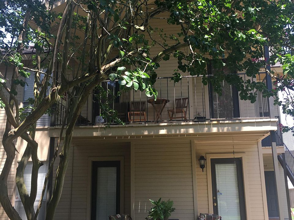 Rear porch deck/patio