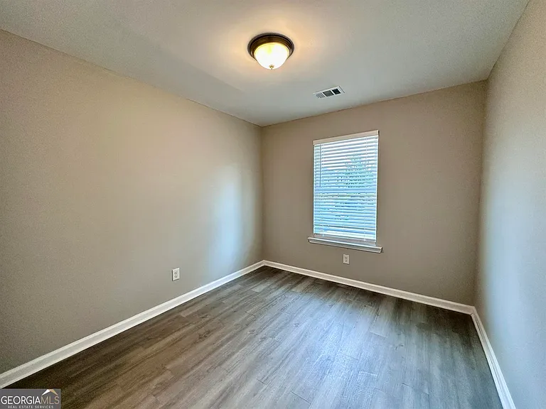 706 Keeshono St — Photo 11