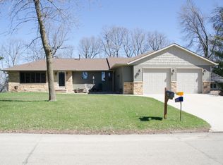 1717 Oakwood Ter, Albert Lea, MN 56007