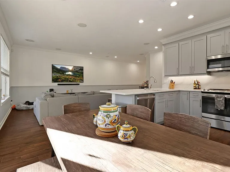 505 S Tampania Ave #2 — Photo 20