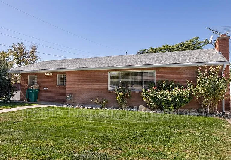 11920 S Redwood Rd — Photo 1