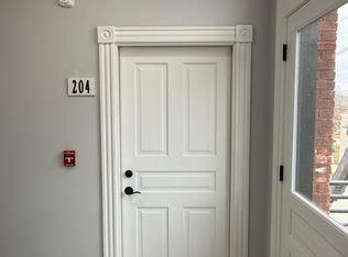 35 E 17th St #204, Dubuque, IA 52001