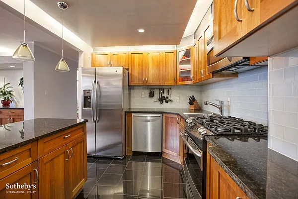 Sold by Sotheby's International Realty | media 4