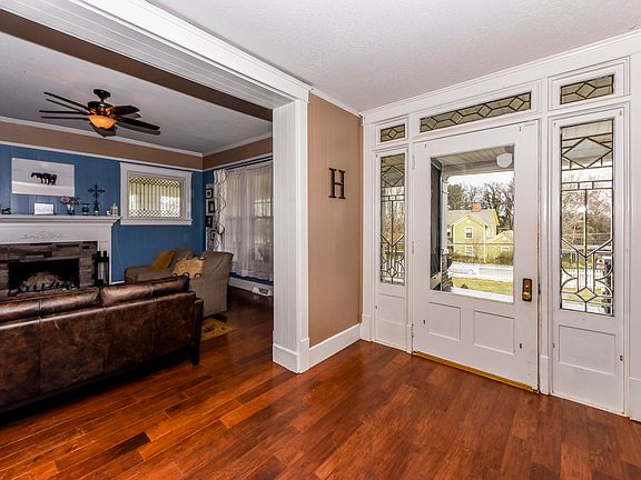5th image of 303 Cunningham St