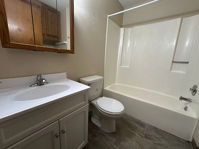 1629 — Photo 9