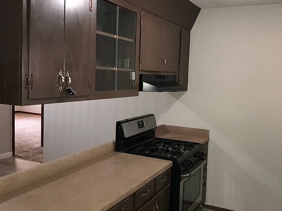4th image of 108 Woodride Ct