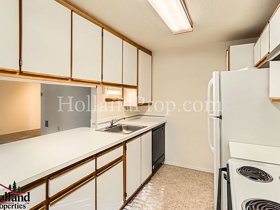5th image of 720-726 SW 206th Pl #724