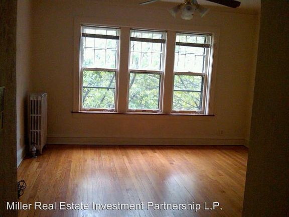 3rd image of 2850 W Cullom Ave #1