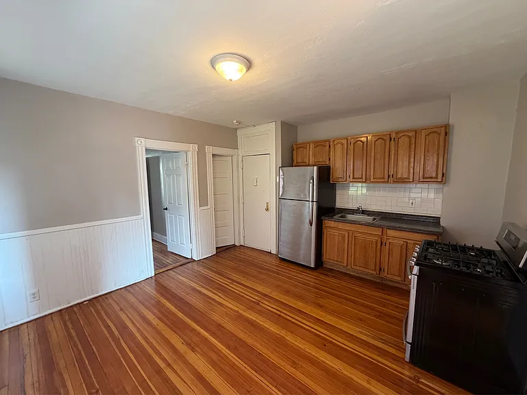 103 Gold St #1A — Photo 2