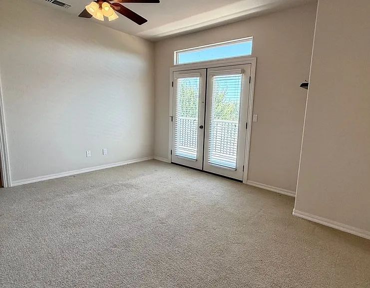 1090 Megan Ct — Photo 23