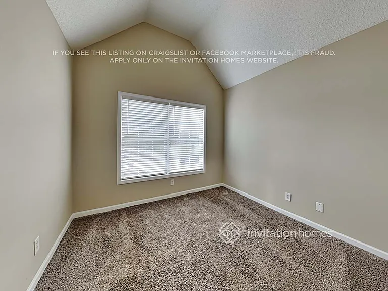 5026 Yankee Doodle Dr — Photo 18