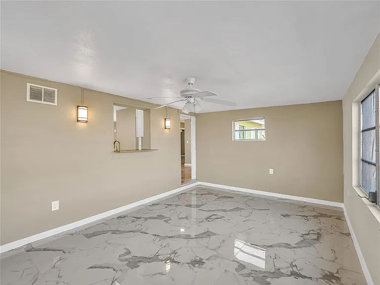640 Dalton Blvd — Photo 11