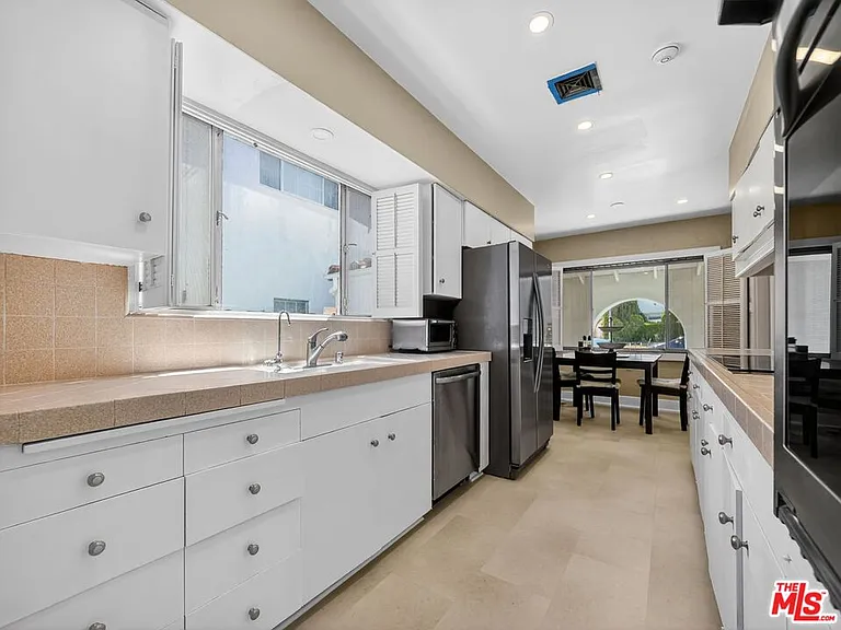 352 S Wetherly Dr — Photo 13