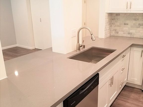 4th image of 1117 S Bedford St #1003