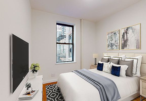 2nd image of 30 Charlton St APT 5I