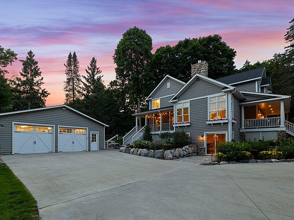 5th image of 4940 Suburban Dr
