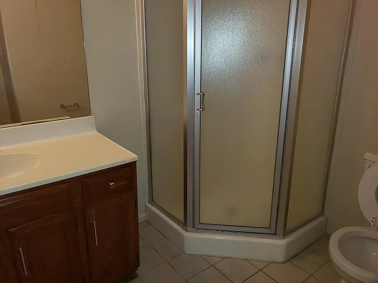 1536 S River Dr — Photo 22