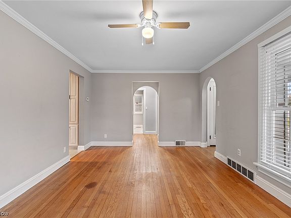 3rd image of 1046 Norton Ave