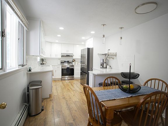 5th image of 30 Porter St