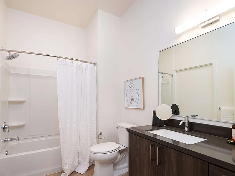 Eleanor H16 Apartments — Photo 7