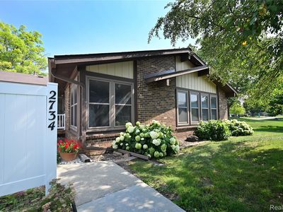 2734 Roundtree Dr, Troy, MI, 48083