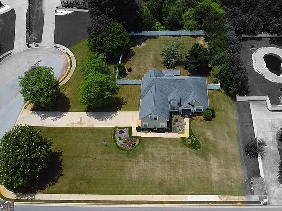3rd image of 200 Chatfield Way