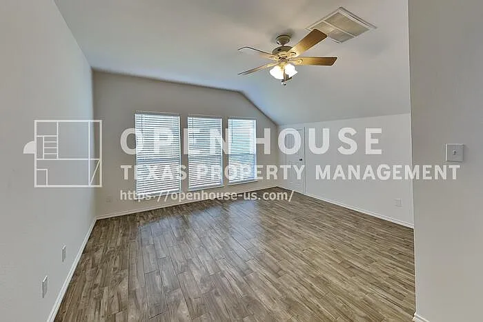 828 Pebblecreek Dr — Photo 24