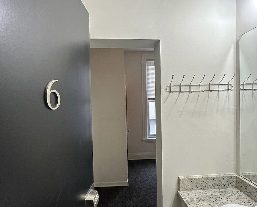 2nd image of 119 Daly Ave #6