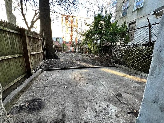 Rented by EastMount Realty LLC | media 26