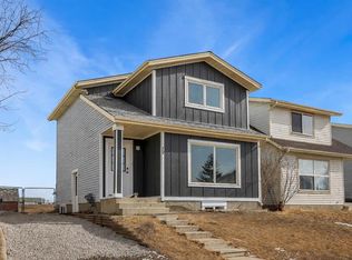 79 W Aberdare Rd NE, Calgary, AB T2A 6V8