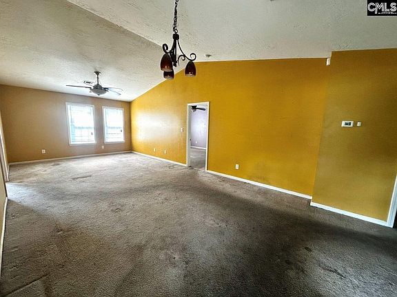 4th image of 401 Elders Pond Cir