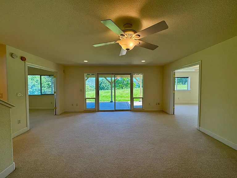 6255 Peacock Way — Photo 33
