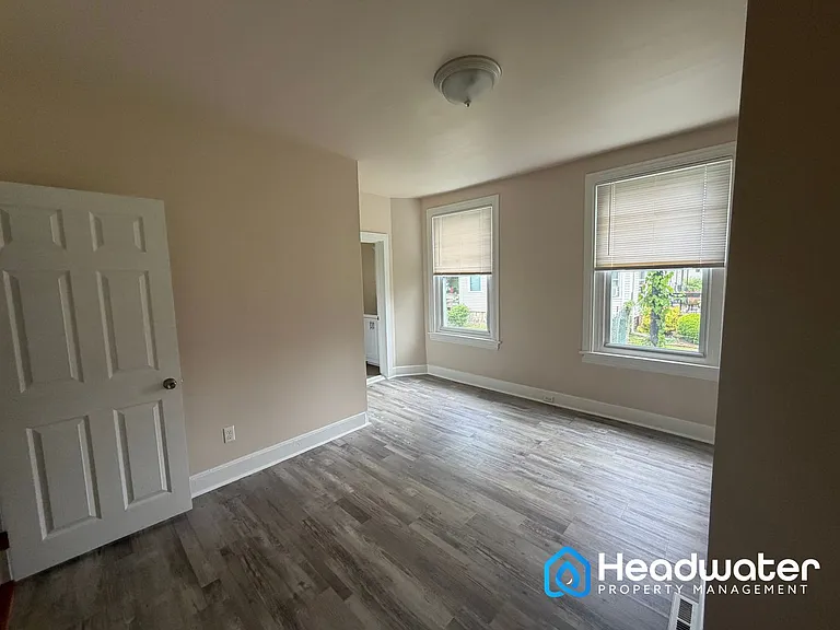 1520 Elmwood Ave — Photo 6