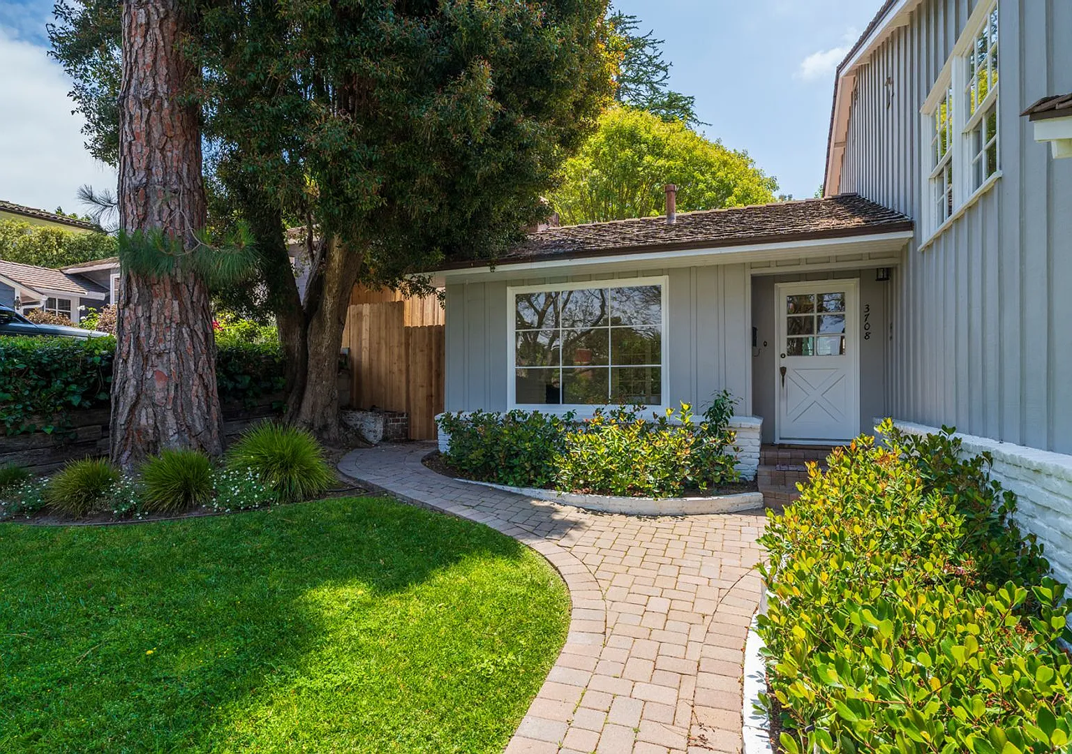 Valmonte 3 bed/3 bath Home plus guest house. — Photo 4