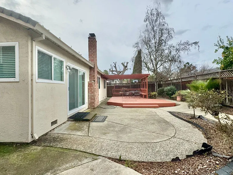1391 Hardy Pl — Photo 54