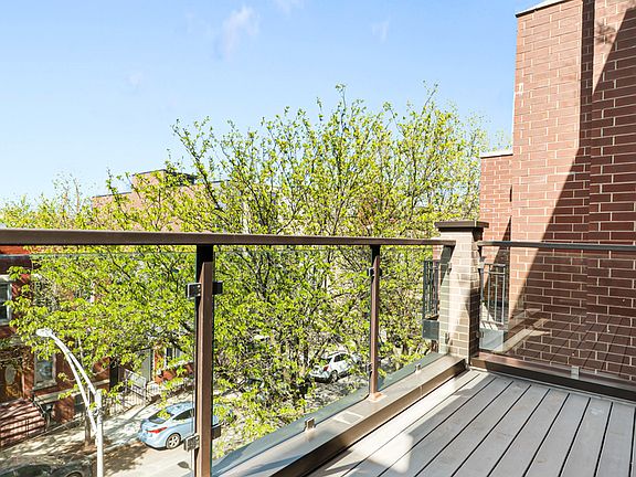 5th image of 1513 W Walton St #3