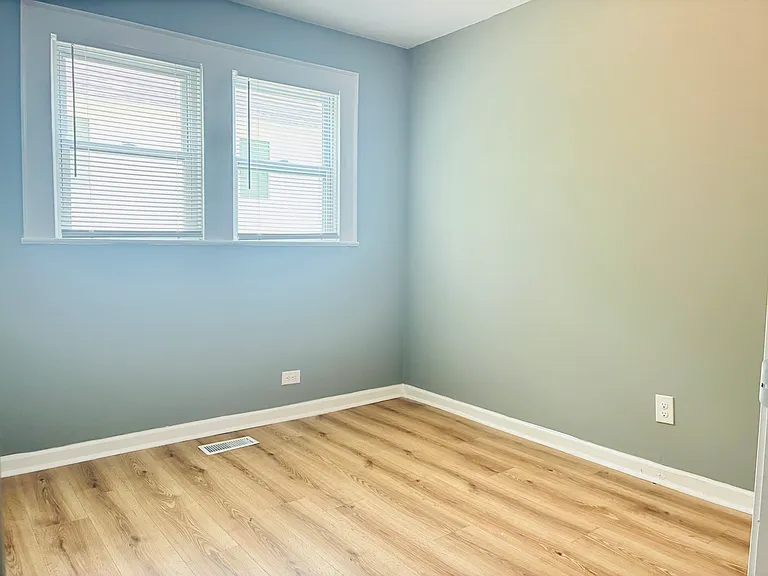 416 Mint St — Photo 16