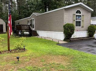 32 Maple Dr, Gorham, ME 04038