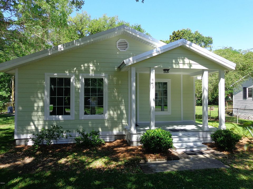 1st image of 443 Oak Grove Ave