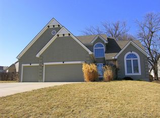 1200 SW Summit Crossing Dr, Lees Summit, MO 64081