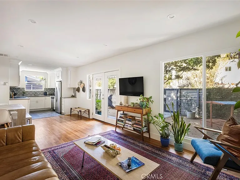 2304 W Avenue 31 — Photo 5