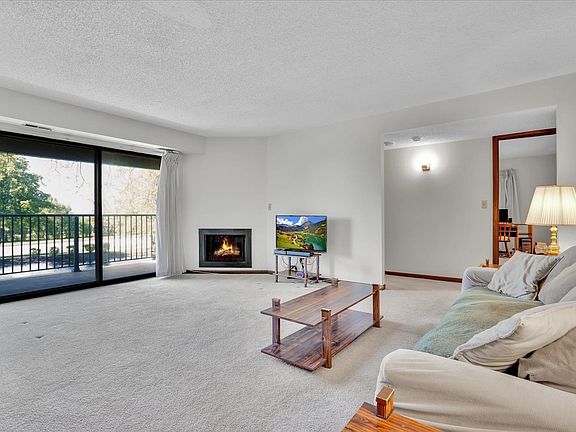 5th image of 2213 Wharf Dr APT 407