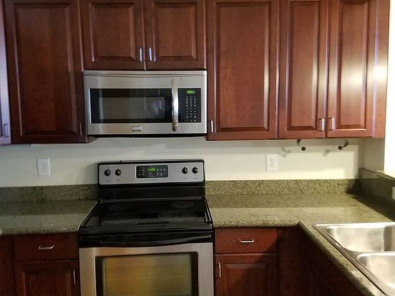 4th image of 1333 W Broad St APT 507